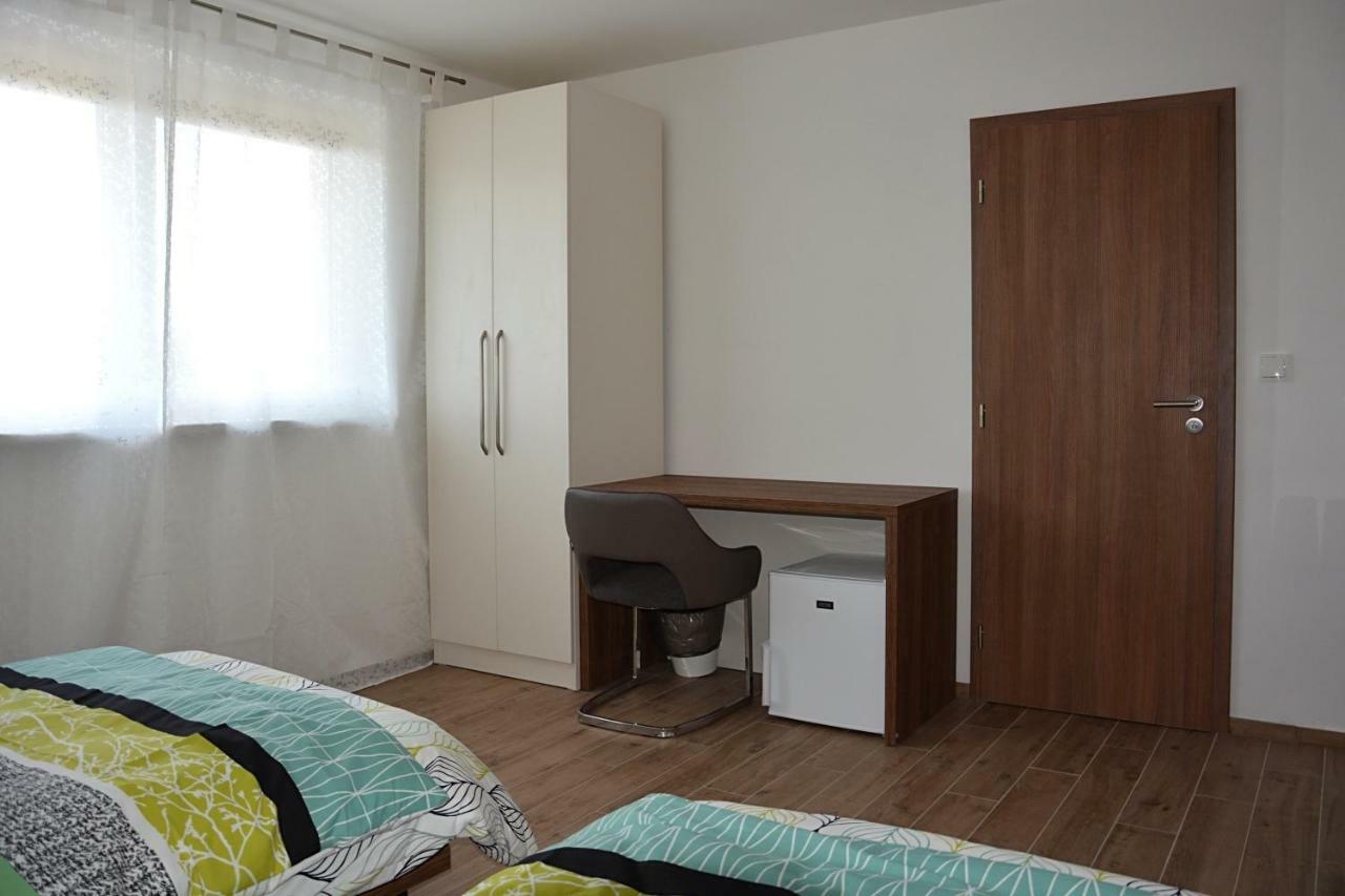 Na Zelenem Statku Hotel Rasovice  Kültér fotó