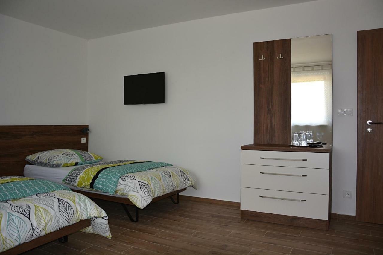 Na Zelenem Statku Hotel Rasovice  Kültér fotó