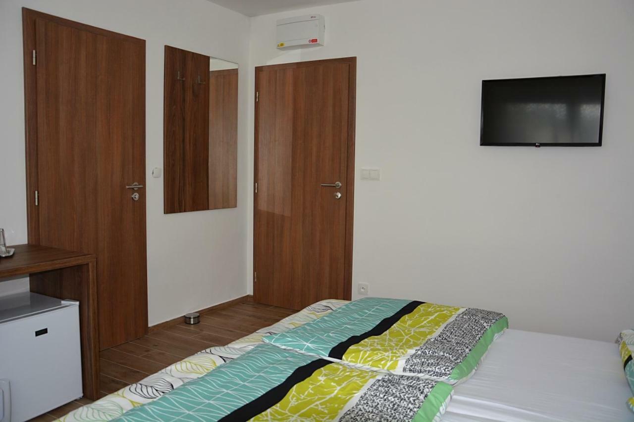 Na Zelenem Statku Hotel Rasovice  Kültér fotó
