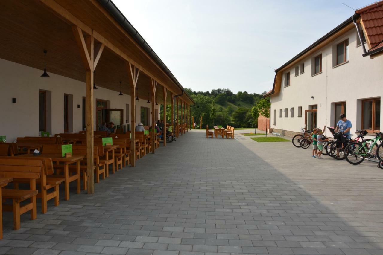Na Zelenem Statku Hotel Rasovice  Kültér fotó